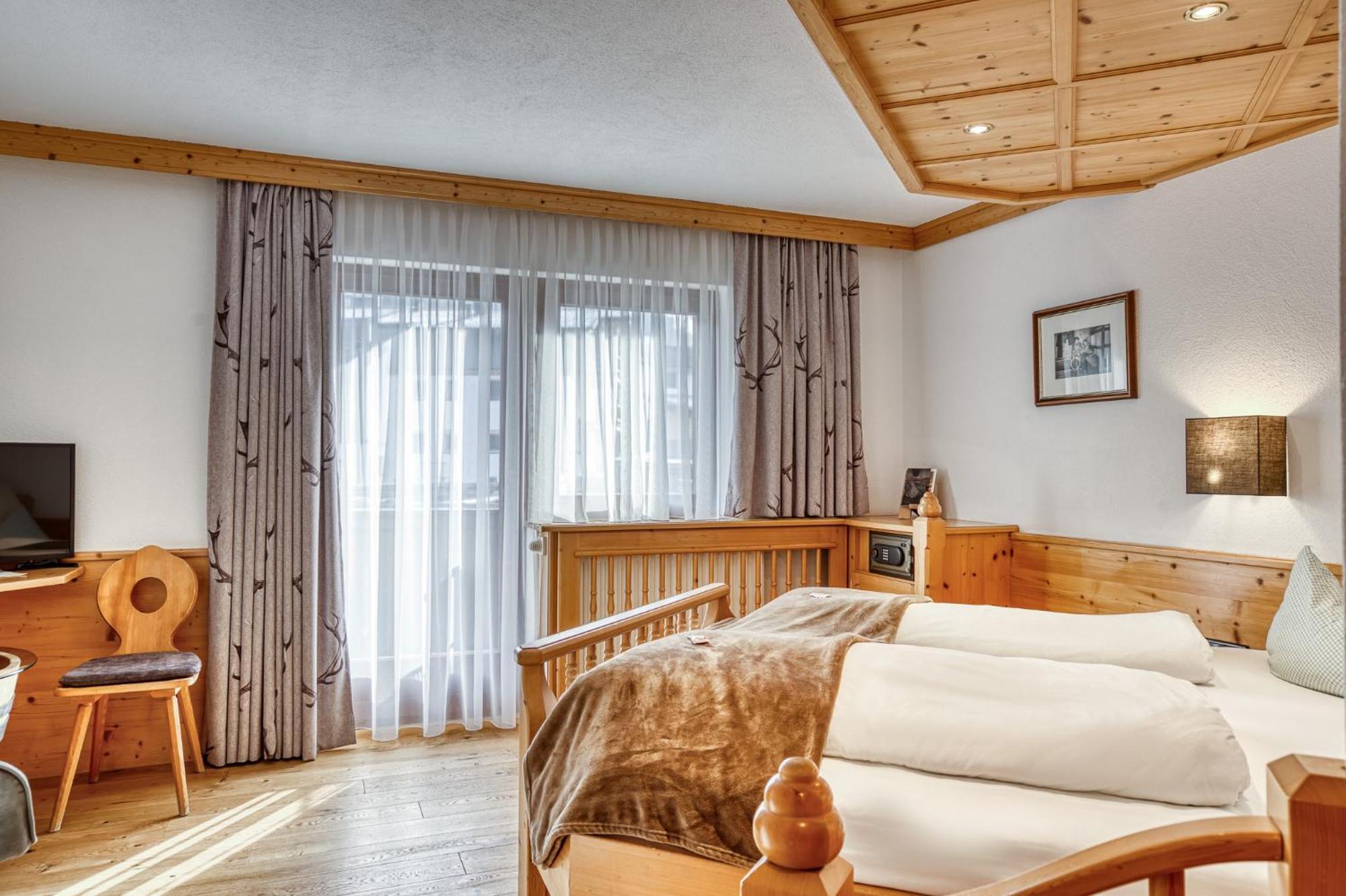 Hotel Alpenstolz Mieders Ruang foto