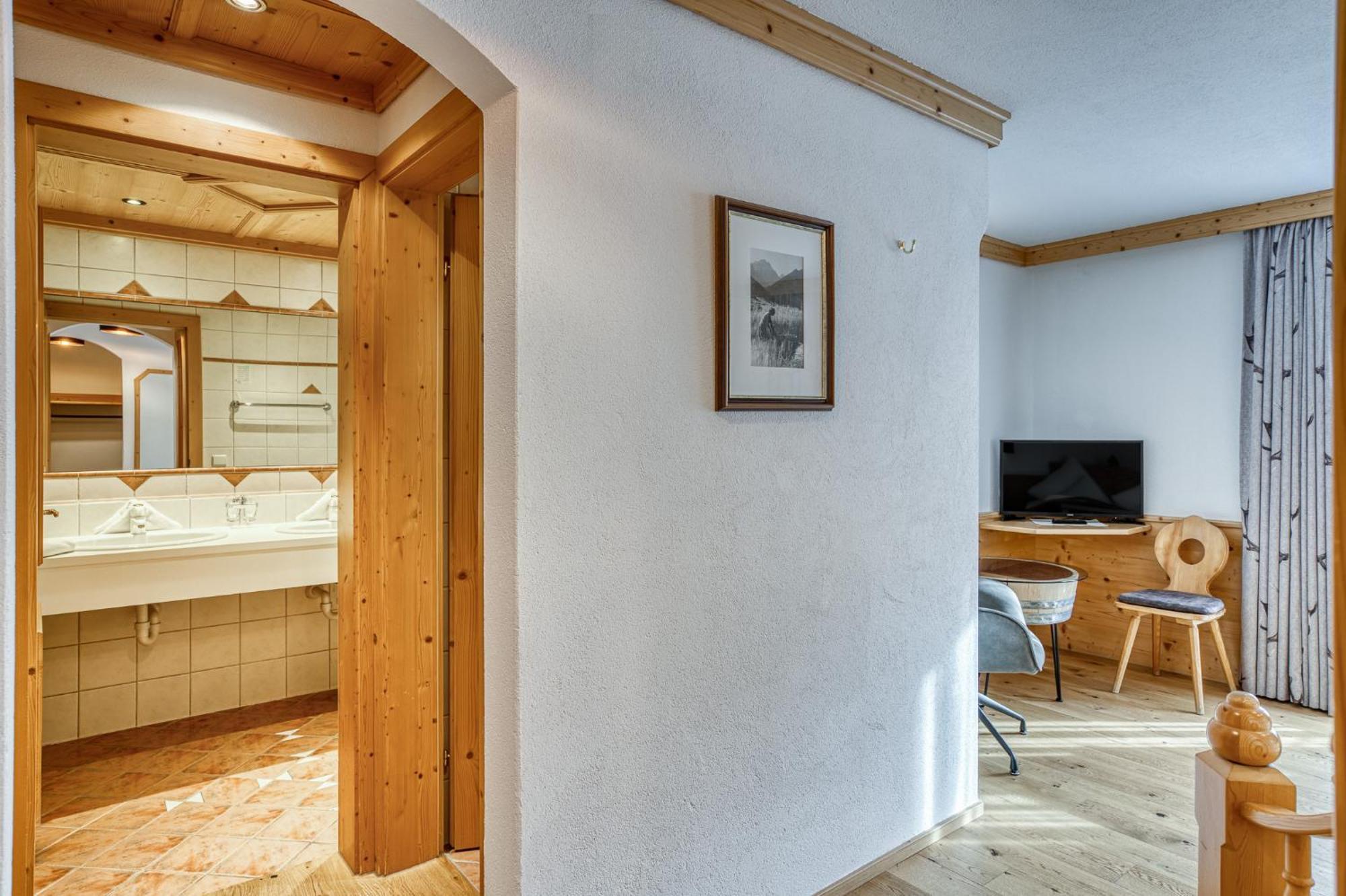 Hotel Alpenstolz Mieders Ruang foto